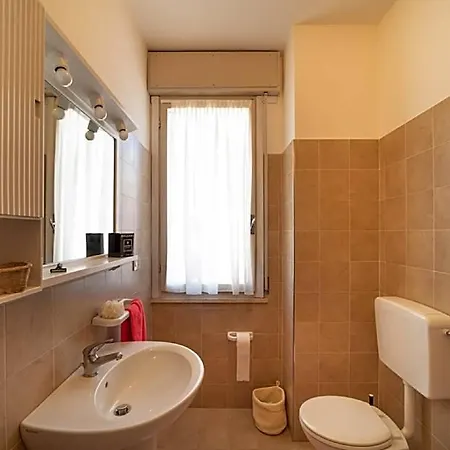 호텔 Vibrant Flat In A Sea Front Building - Beahost 비비오네